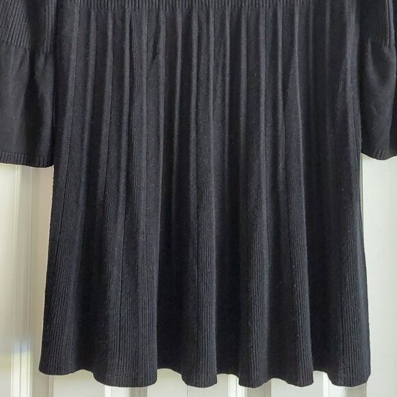 Max Edition Black 3/4 Bell Sleeve V-neck Tunic Sweater Women's Size L - Picture 4 of 7